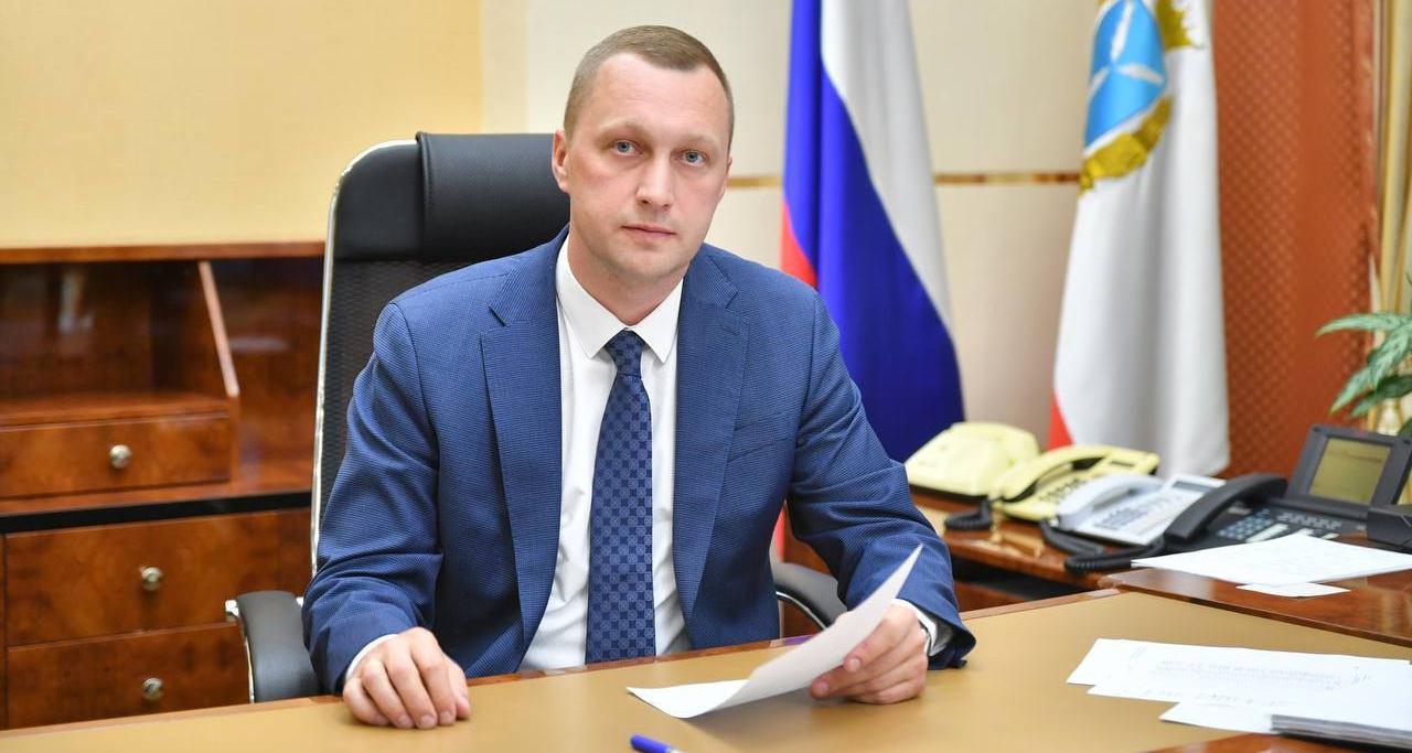 Поздравление Губернатора Романа Бусаргина с Днем преподавателя высшей школы