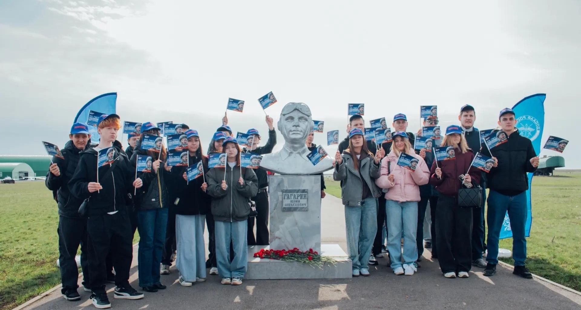 Студенты ППК СГТУ отметили День космонавтики в Саратовском аэроклубе 