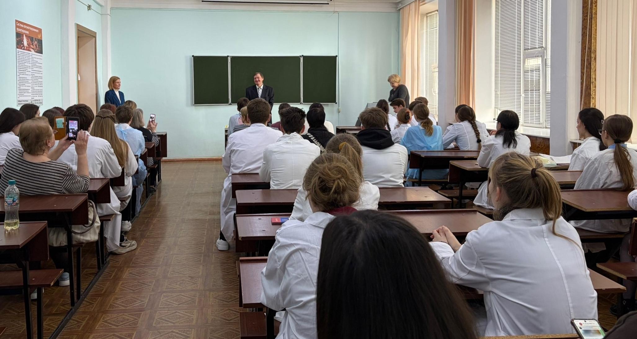 Подведены итоги региональной олимпиады «Юный химик-10» 