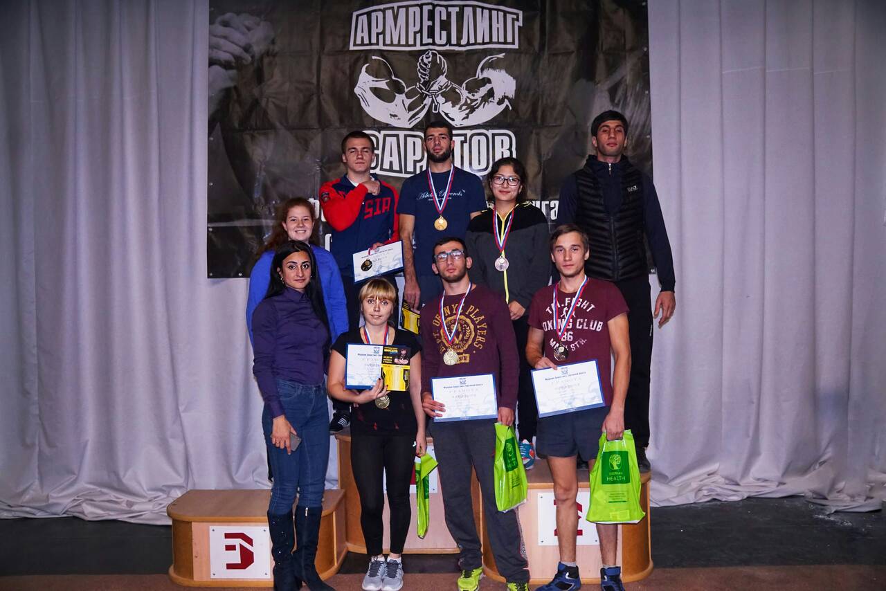 Студенты СГТУ выполнили разряд кандидата в мастера спорта по армреслингу