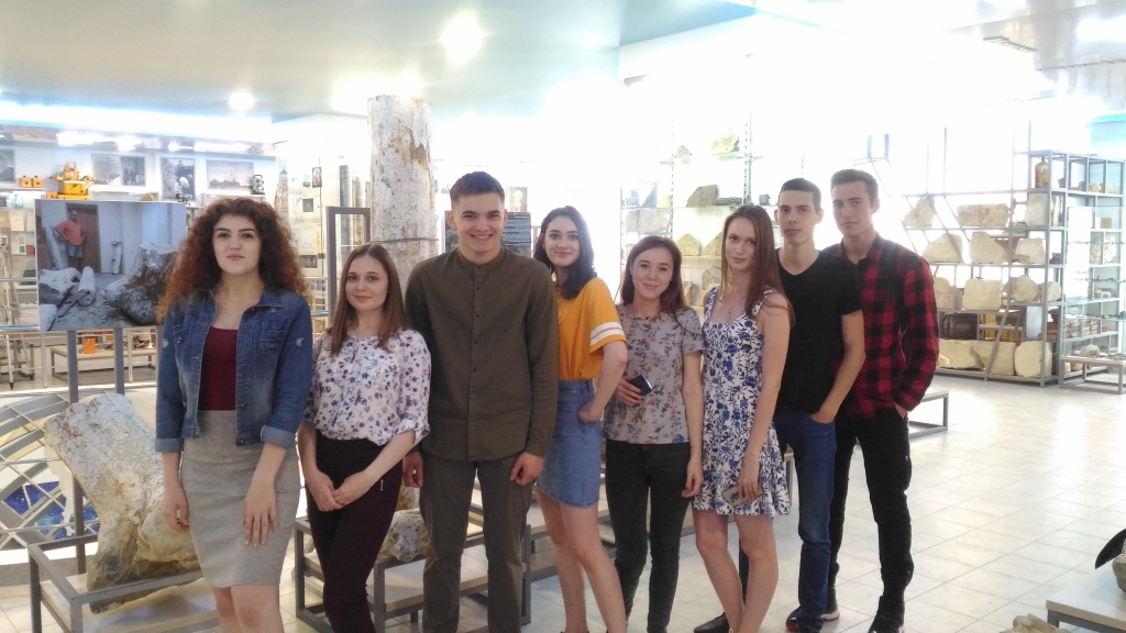 Студенты ТХНБ посетили музей естествознания СГТУ