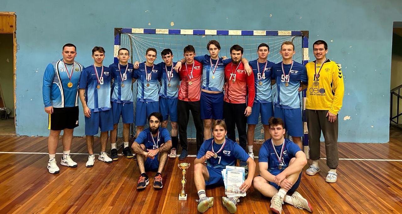 Команда СГТУ – серебряные призеры соревнований по гандболу