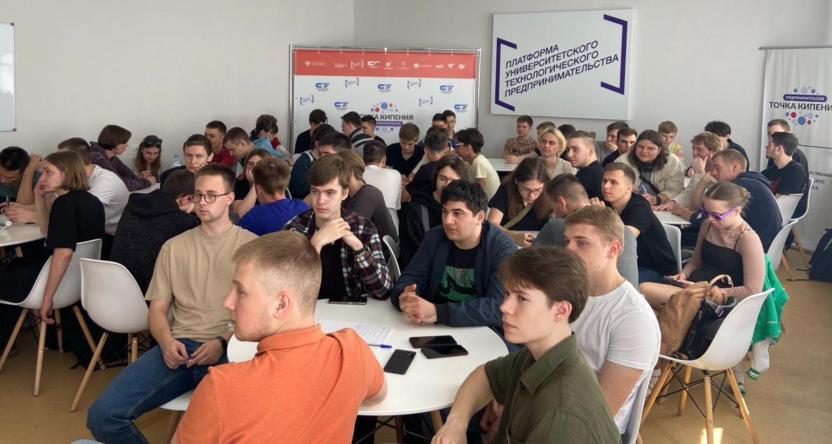 В СГТУ состоялась ментор-сессия «Наставник: кто это и зачем он нужен бизнесу»