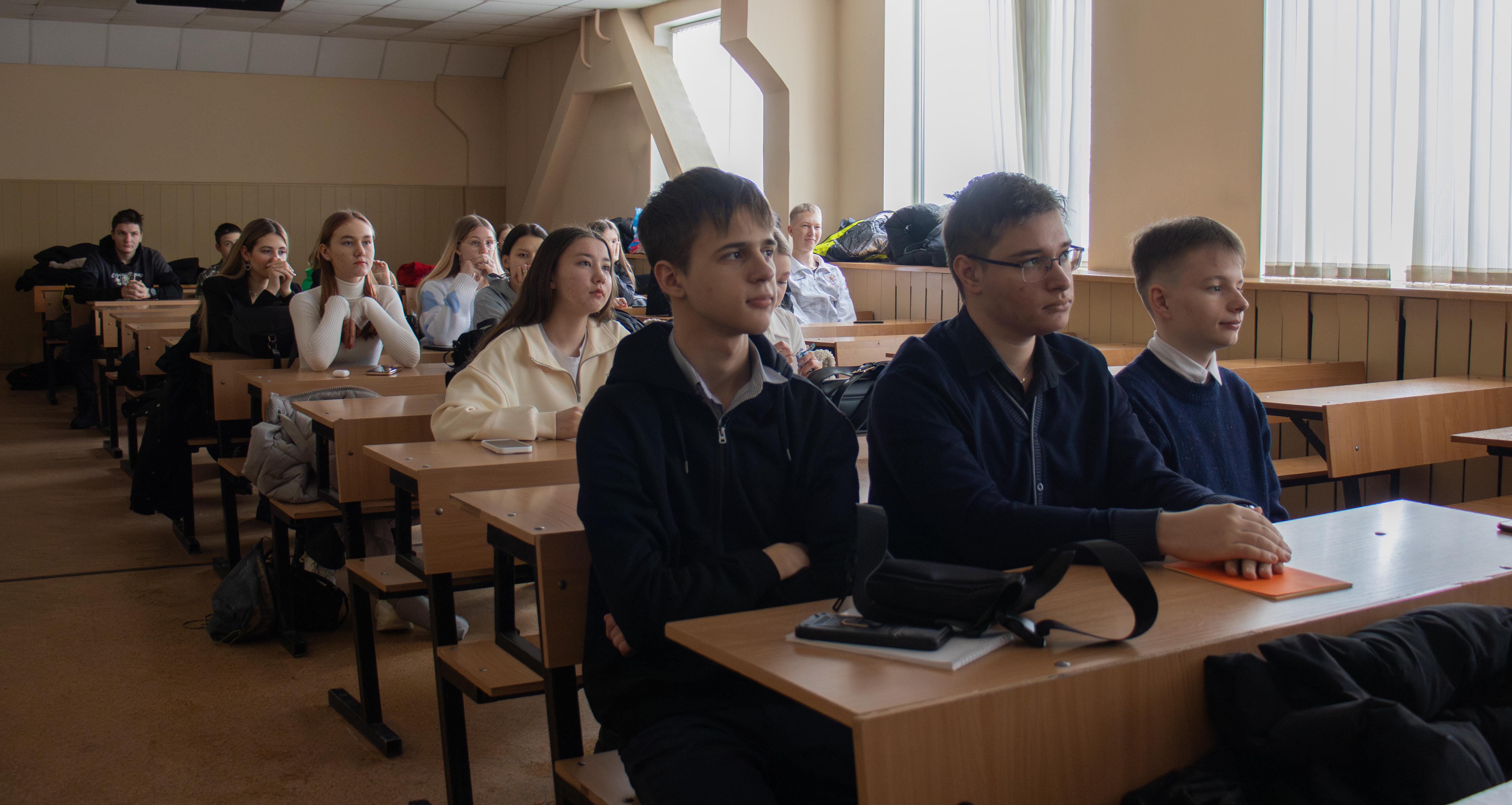 Представители ИнЭТиП познакомили школьников с основами конструирования БПЛА