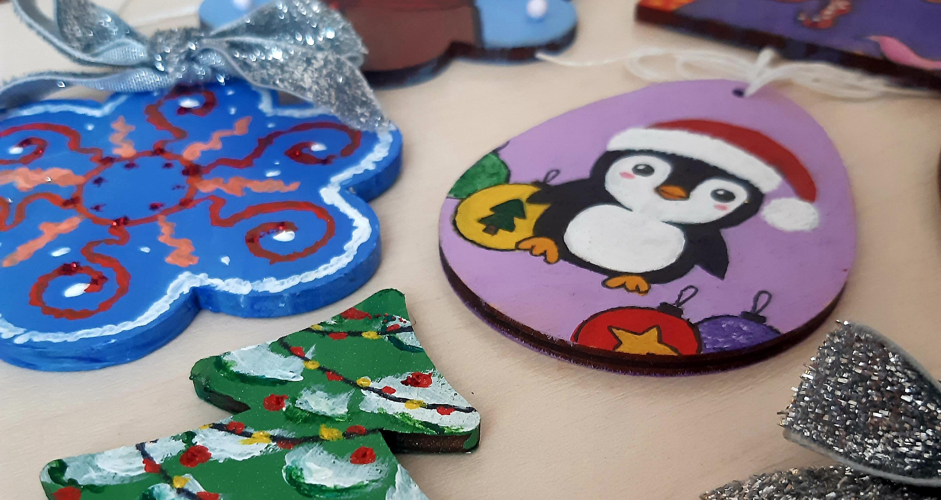 В Политехе прошел мастер-класс по изготовлению елочных игрушек для благотворительного проекта