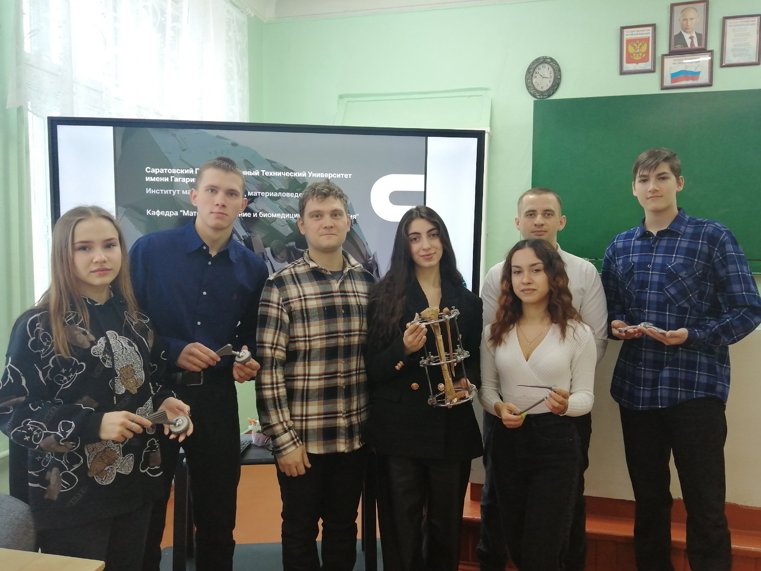 Сотрудники кафедры МБИ рассказали школьникам о студенческой жизни