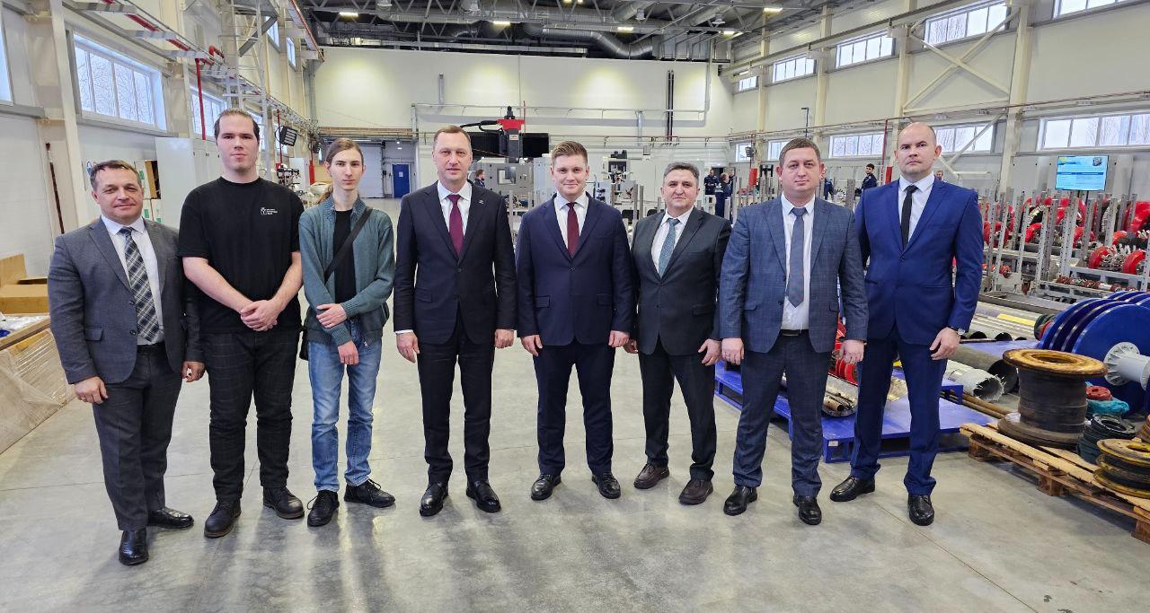 Политеховцы вместе с Губернатором Романом Бусаргиным посетили «Гипрониигаз»