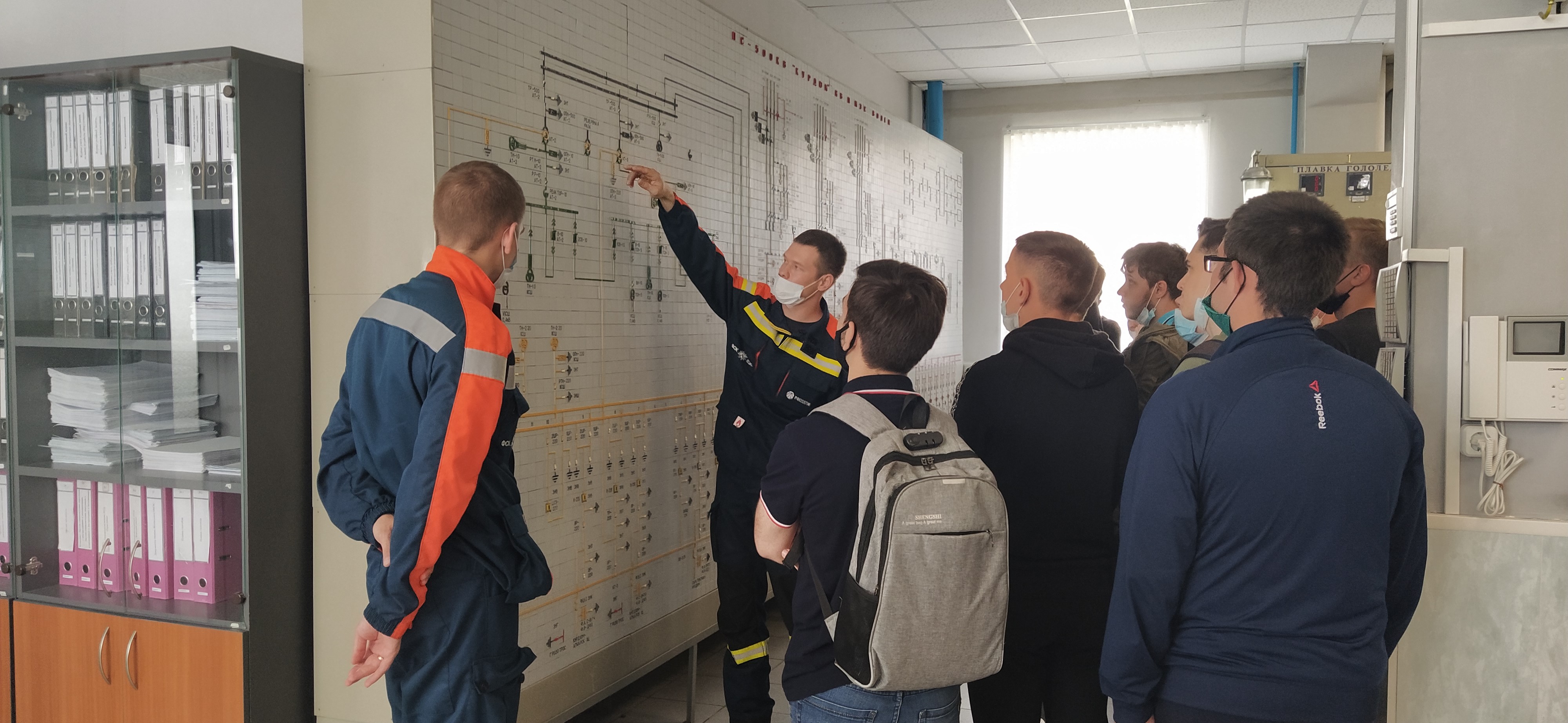 Студенты Института Энергетики посетили  трансформаторную подстанцию Курдюм 500 кВ