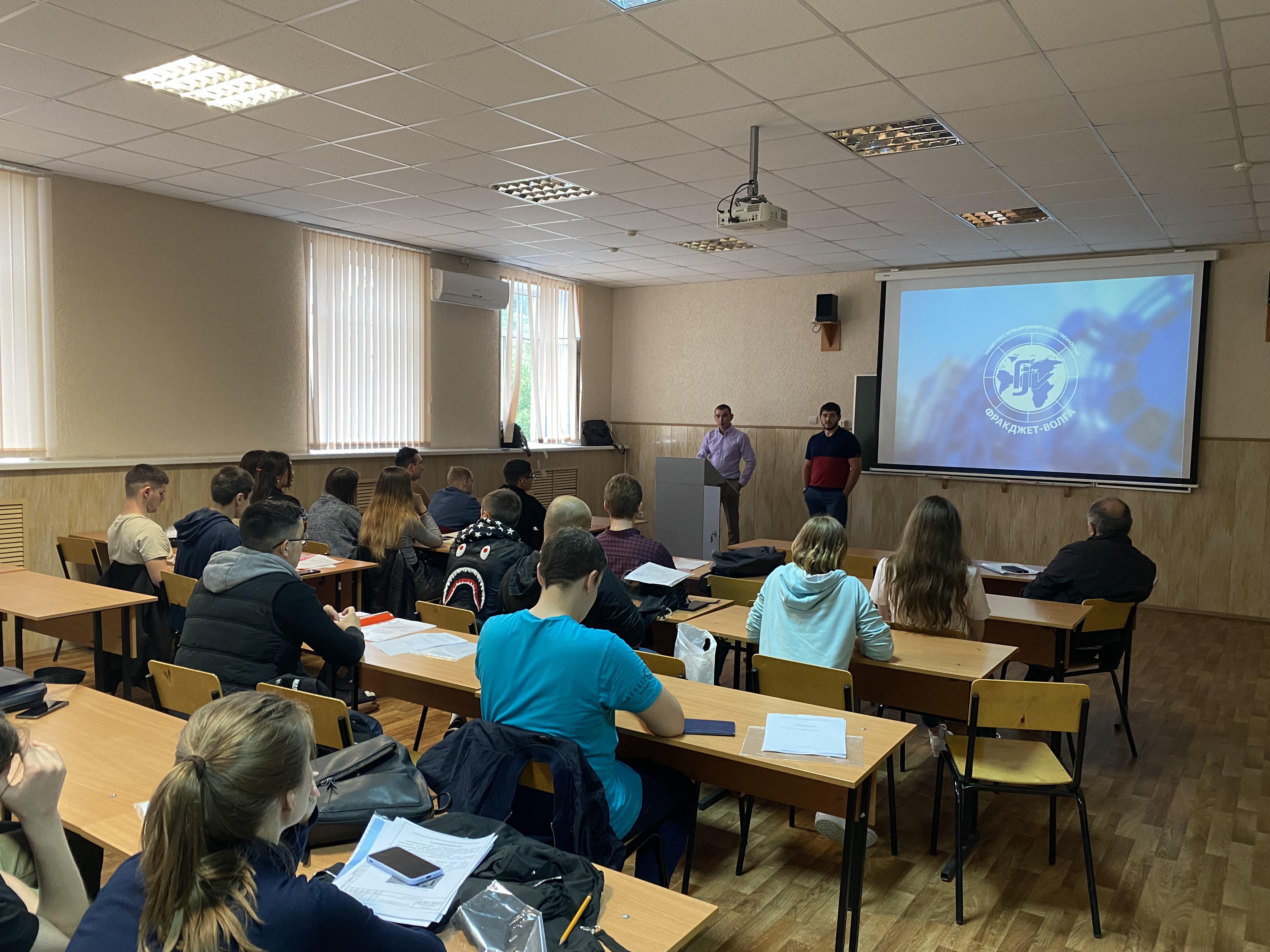 Студенты УРБАС встретились с представителями строительной компании