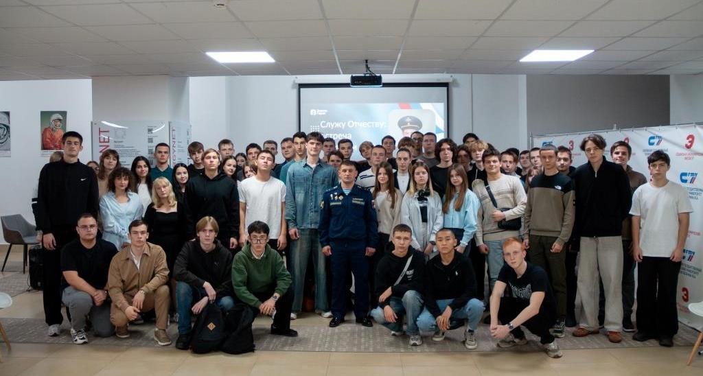 Студенты СГТУ встретились с участником СВО  Студенты СГТУ встретились с участником СВО