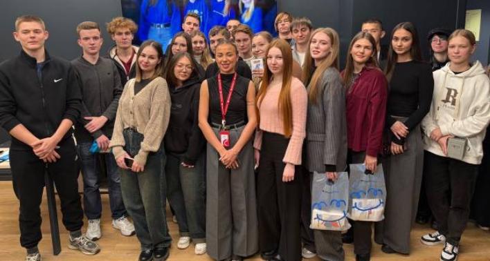 Студенты СЭИ посетили с экскурсией отделение ПАО «Совкомбанк» Студенты СЭИ посетили с экскурсией отделение ПАО «Совкомбанк»