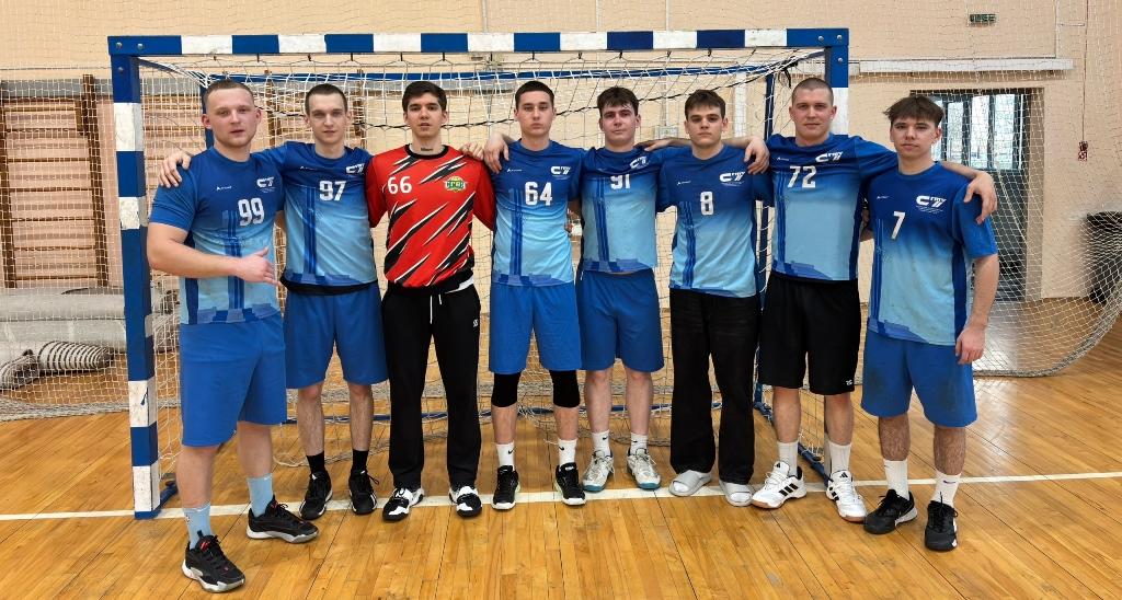 Гандбольная команда СГТУ приняла участие во Всероссийском турнире любительских команд