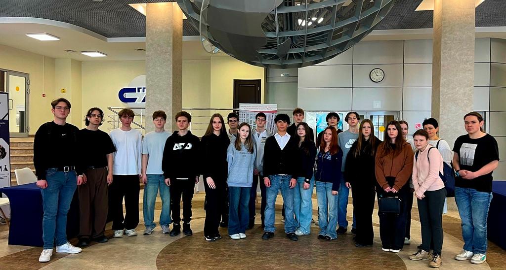 Неделя космоса в СГТУ: саратовские школьники узнали, как строятся дороги в небо