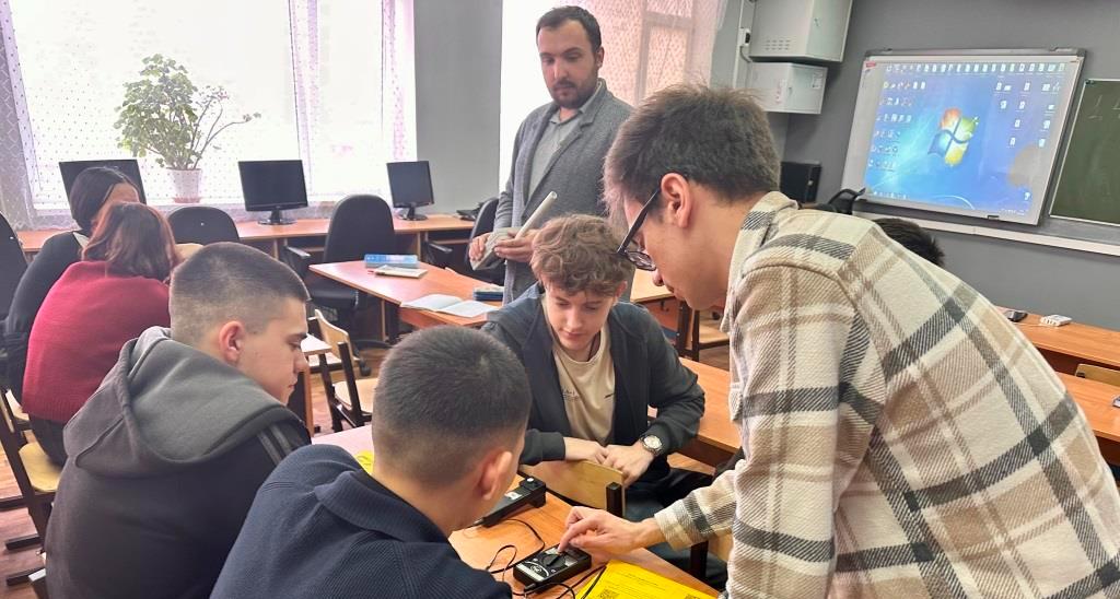 Политех проводит профессиональные пробы «Попробуй себя в профессии» для старшеклассников