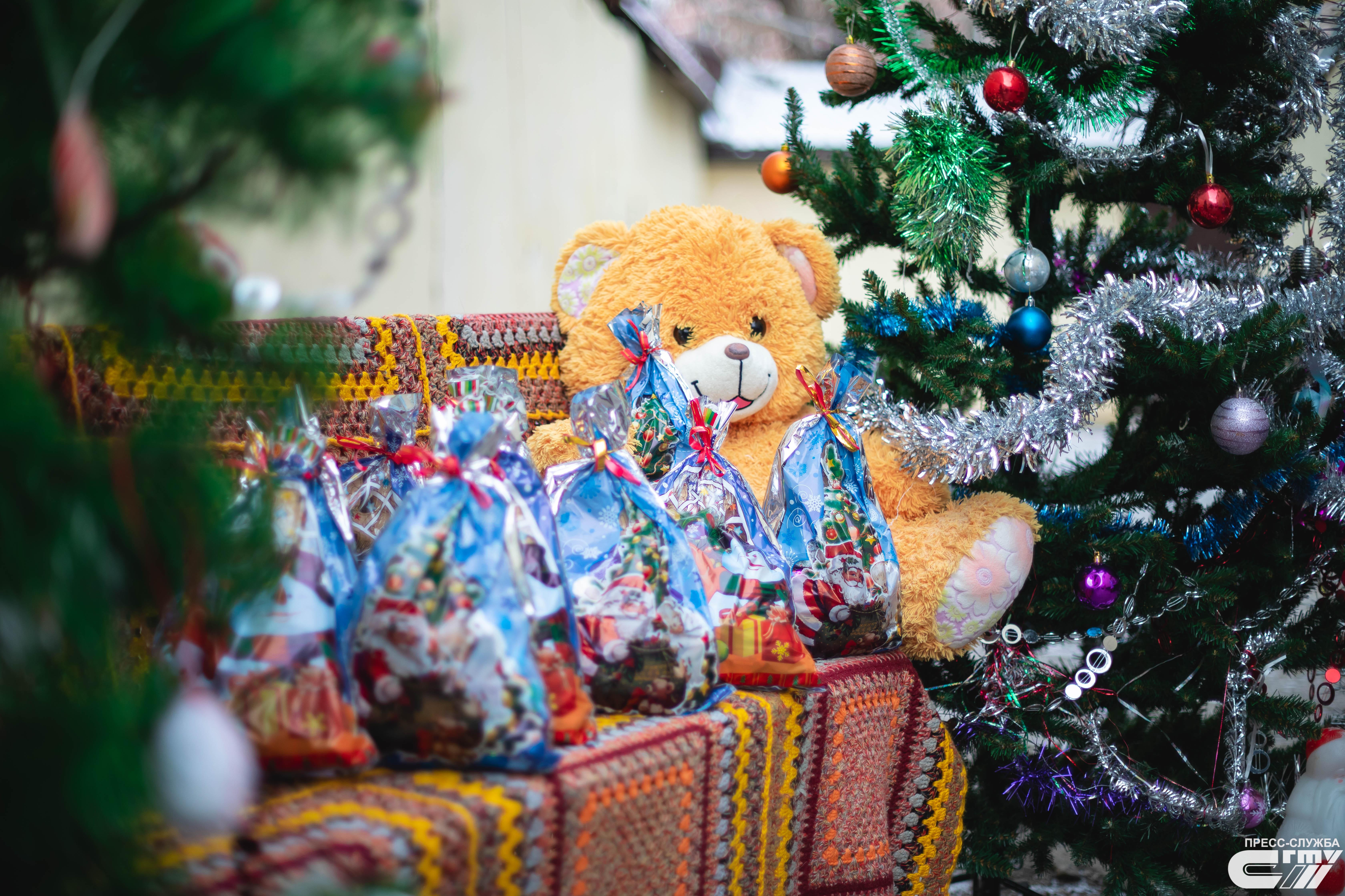 Политех подарил детям новогоднюю сказку