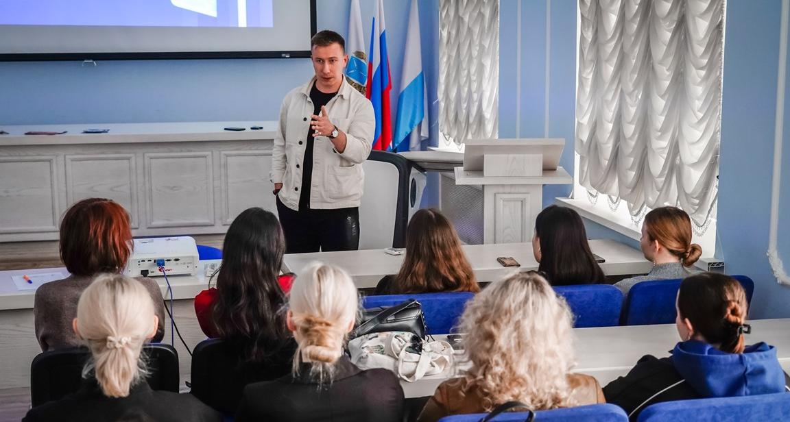 Студенты ИнПИТ узнали о психологических методах защиты от вербовки террористами