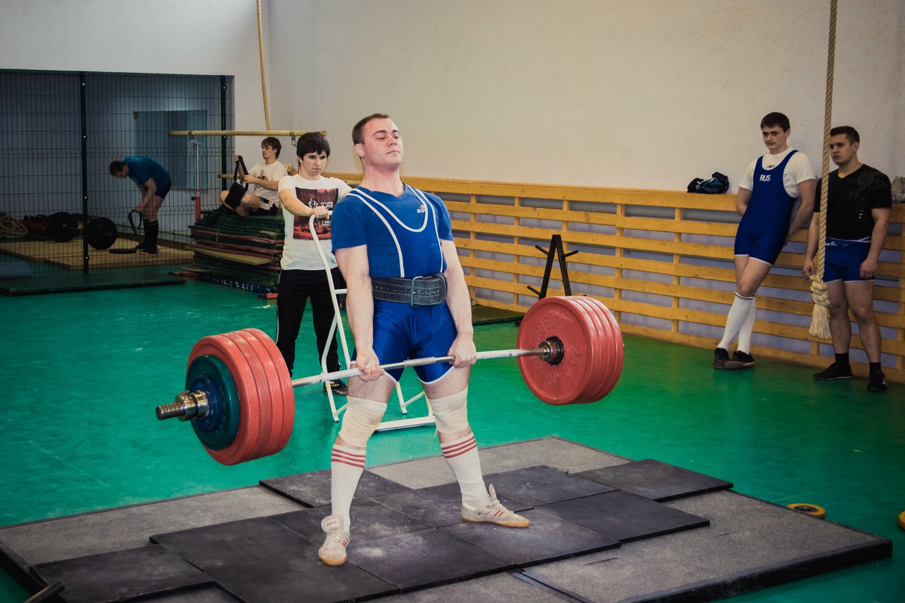 В СГТУ состоялась Спартакиада вузов по пауэрлифтингу