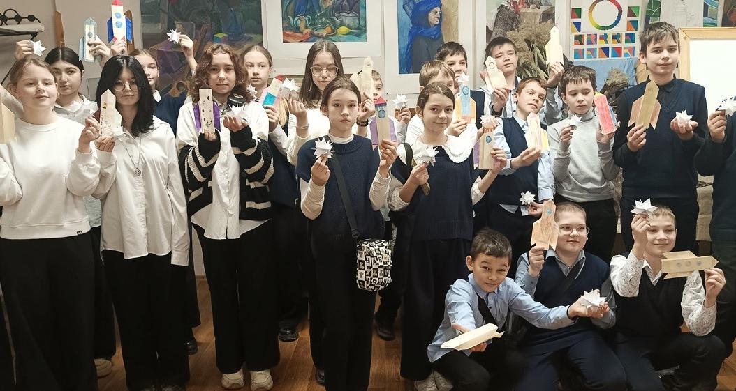 Ученики «Гагаринского класса» посетили художественную выставку и мастер-класс в ИнПИТ