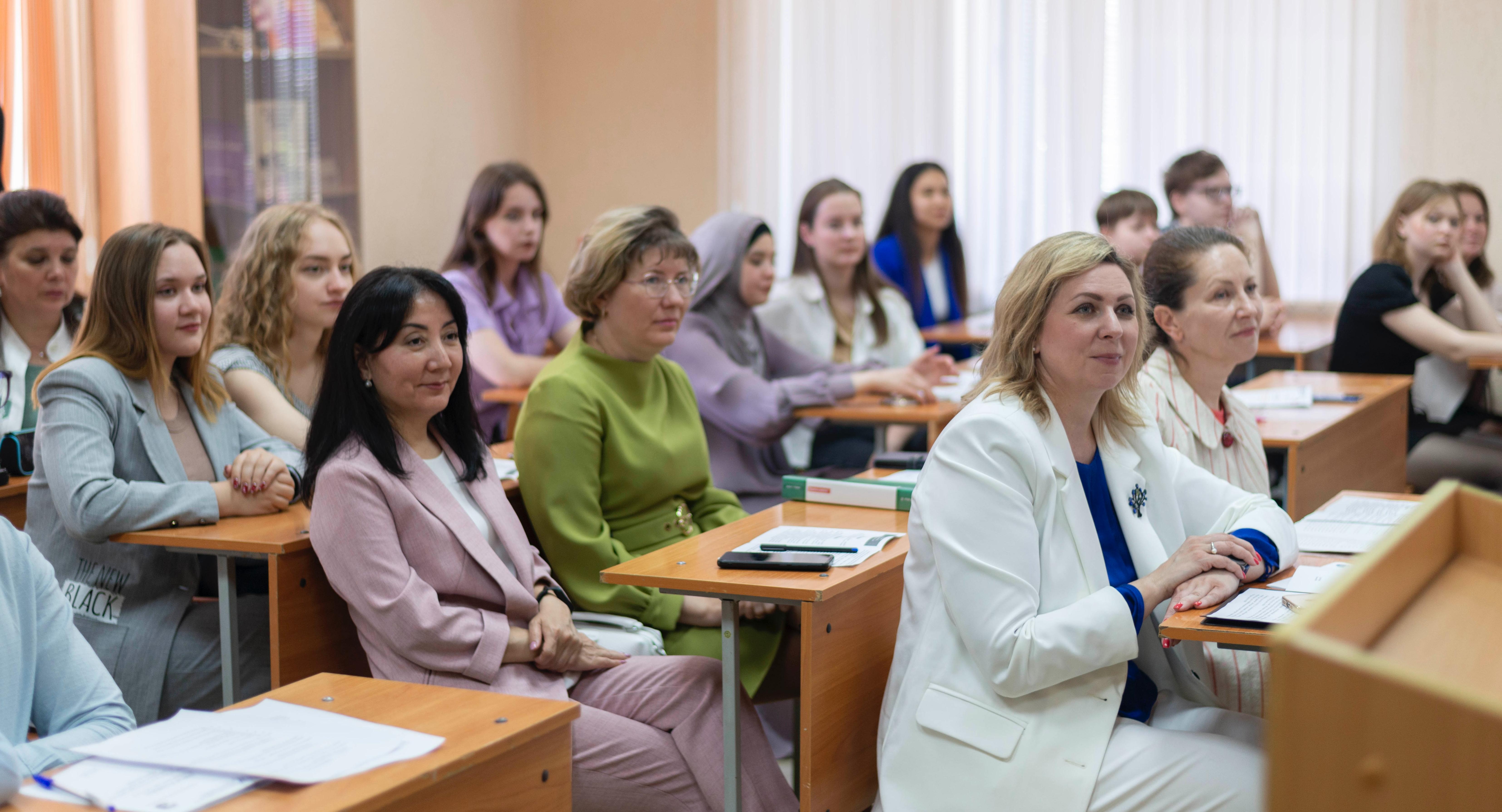В СЭИ состоялся международный круглый стол