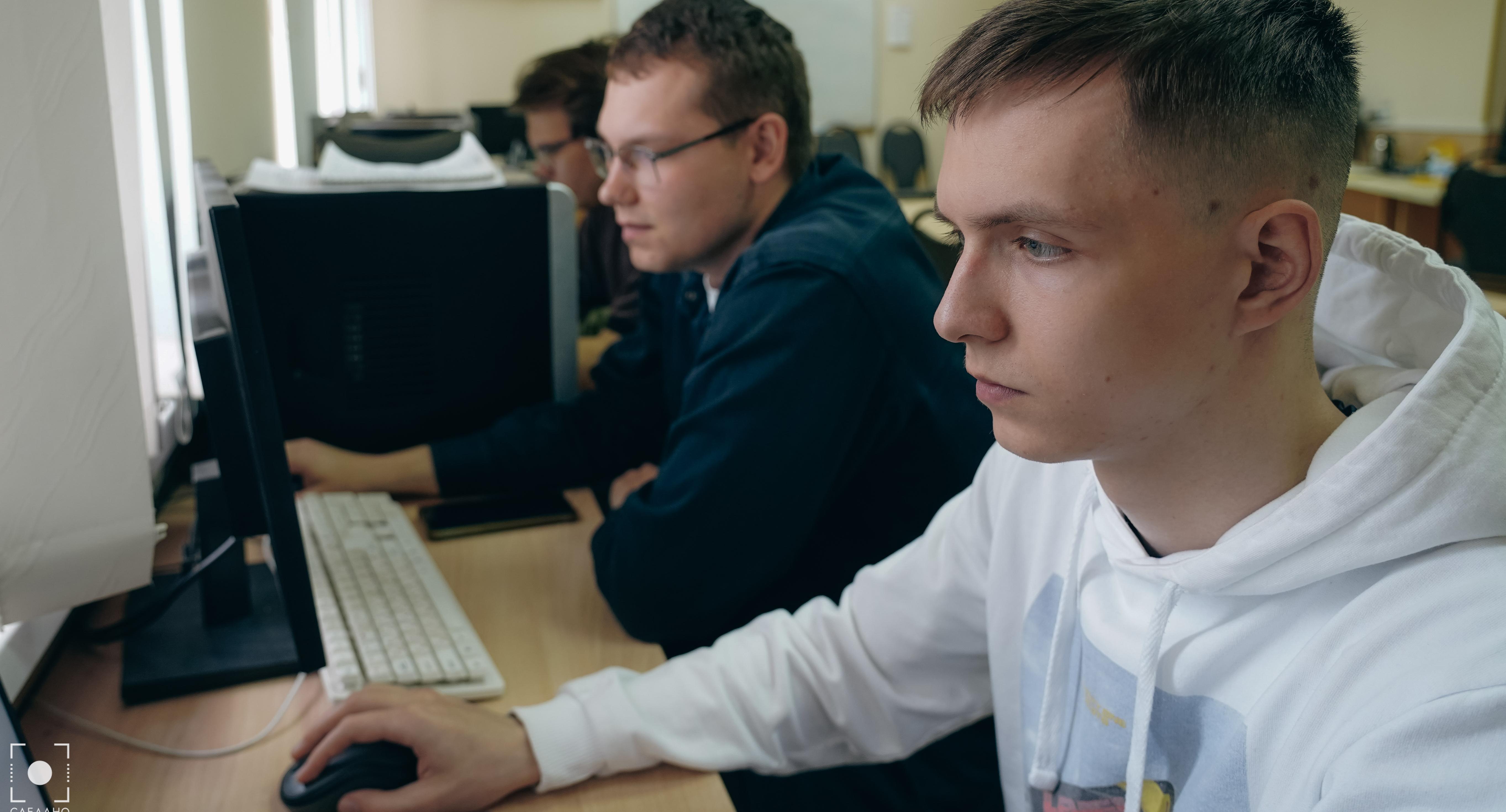 Политеховцы представили свои ИТ-решения в финале Всероссийской олимпиады «Аналитик-2026»