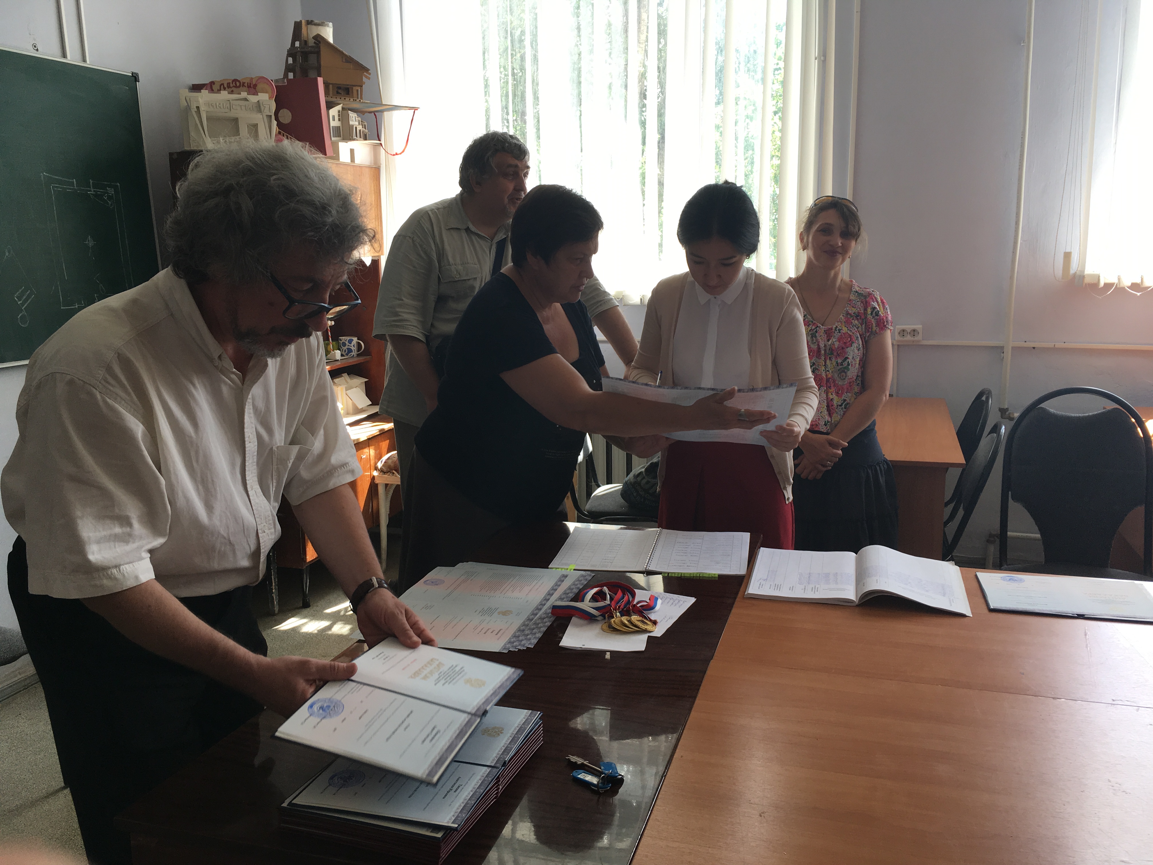 Состоялось вручение дипломов бакалаврам ДАС