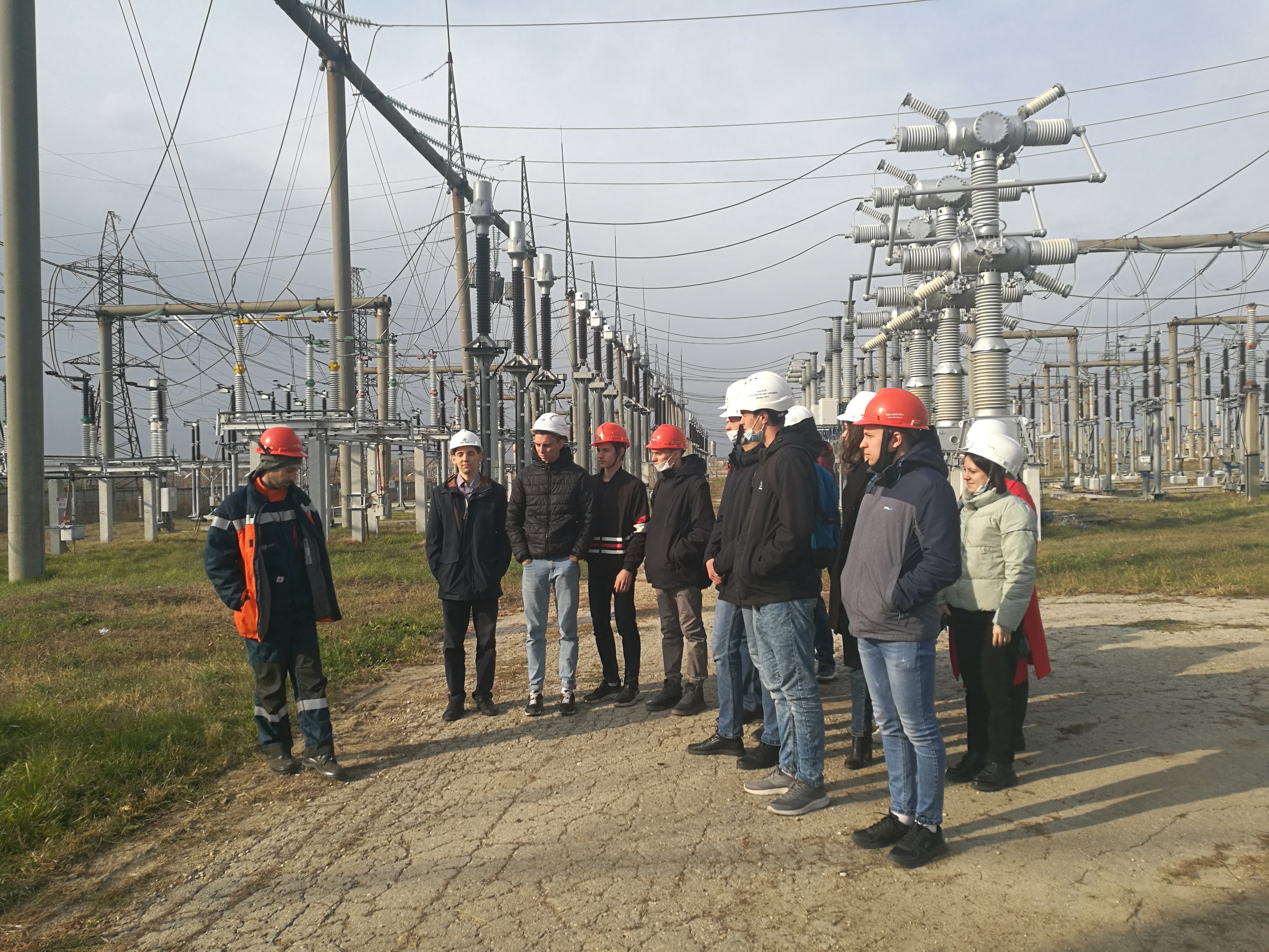Студенты технического университета посетили трансформаторную подстанцию Курдюм 500 кВ