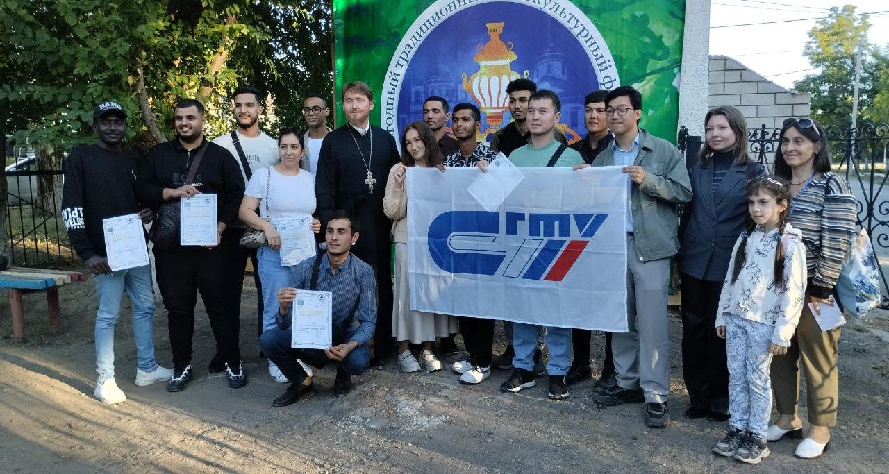 Иностранные студенты СГТУ посетили этнокультурный фестиваль «Уездный самовар»