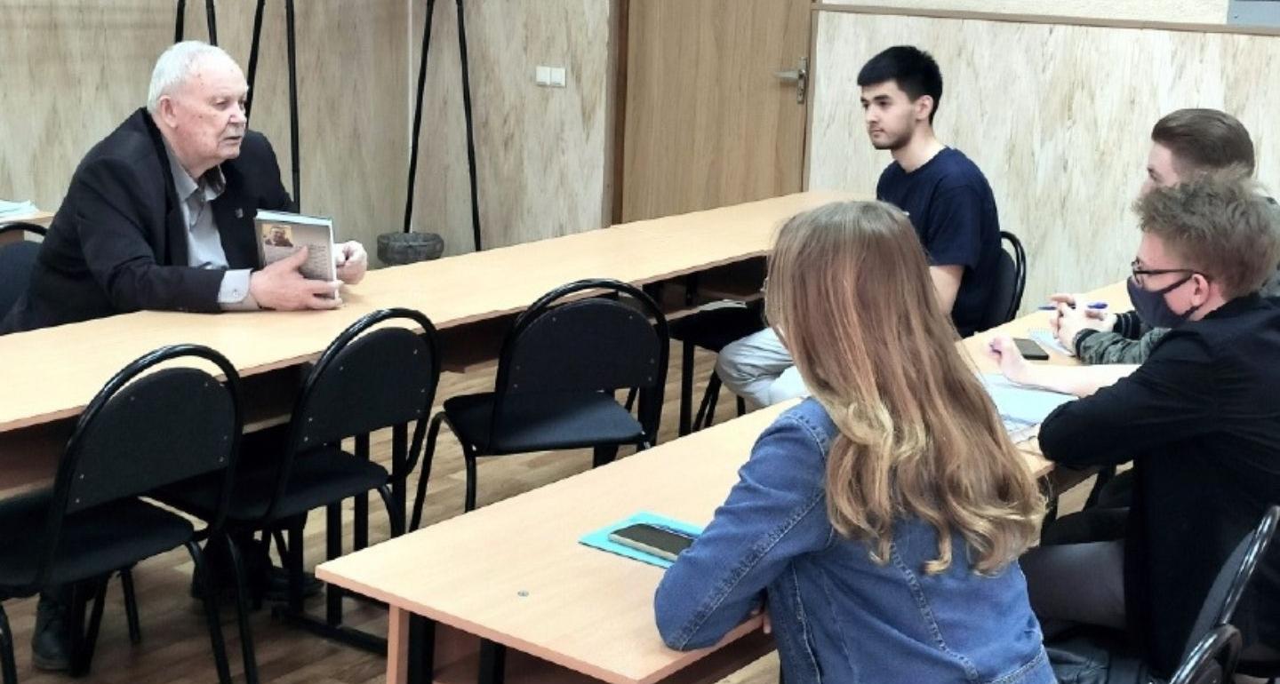 Профессор УРБАС выпустил второе издание учебника «Теория расчета пластин и оболочек» Профессор УРБАС выпустил второе издание учебника «Теория расчета пластин и оболочек»