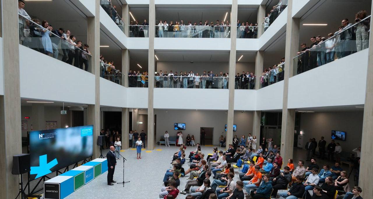 Дмитрий Чернышенко и Валерий Фальков поздравили аспирантов с профессиональным праздником