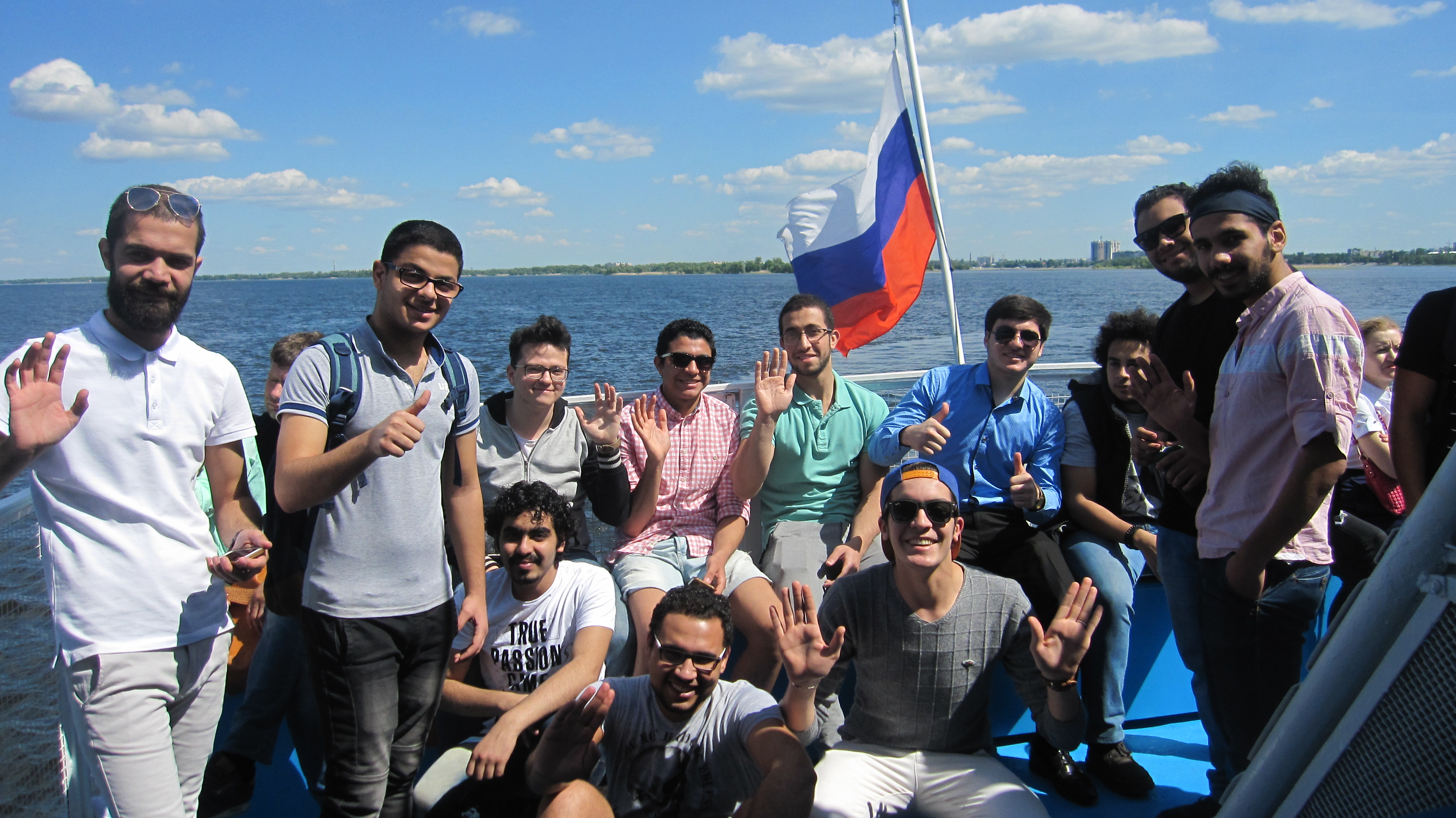 Участники международной летней школы «Русский с друзьями» побывали на экскурсии по Волге