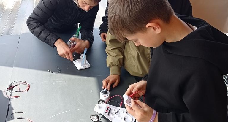 Энергетика и космос: школьники Энгельсского района побывали на местер-классе