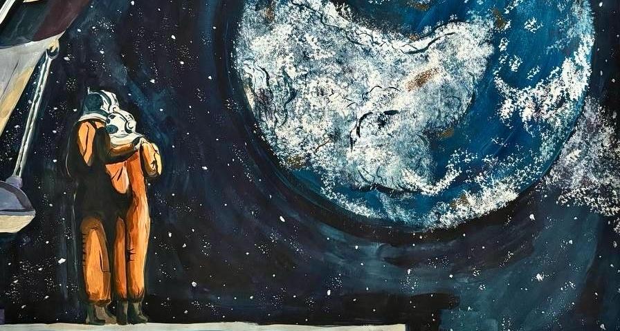 Выставка студенческих работ «Космическая ретроспектива» открыта для посетителей