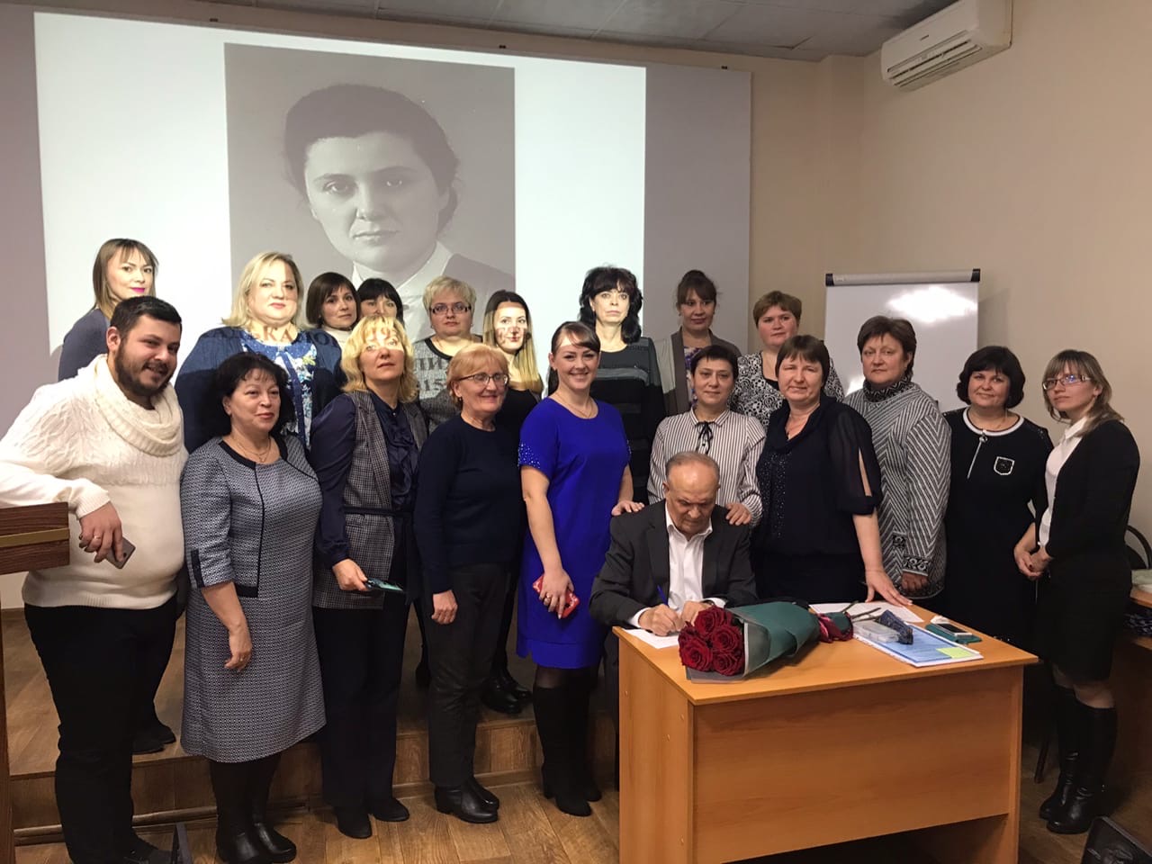 Преподаватель ИСПМ поделилась методами обучения языкам на областной конференции