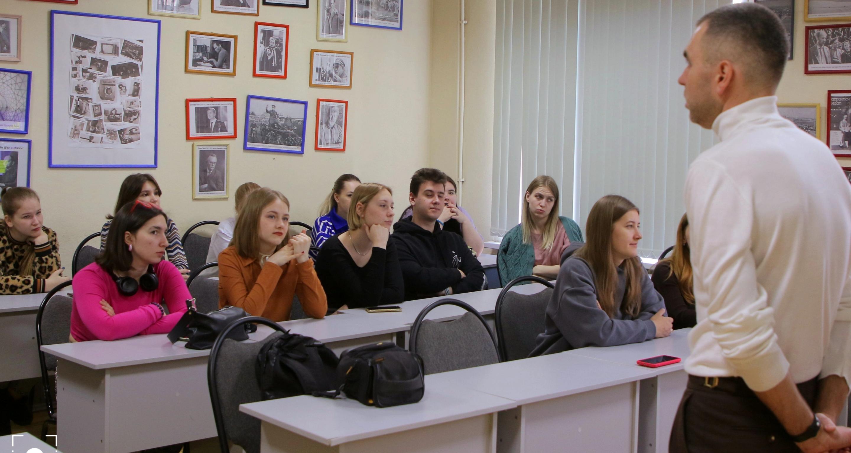 Студенты ИнПИТ посетили два мастер-класса профессионалов рекламы и дизайна