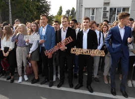 Студенты ТСК приняли участие в торжественной линейке университета, посвященной Дню знаний
