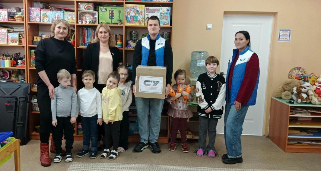 Студенты Политеха оказали поддержку Центру социальной помощи семье и детям