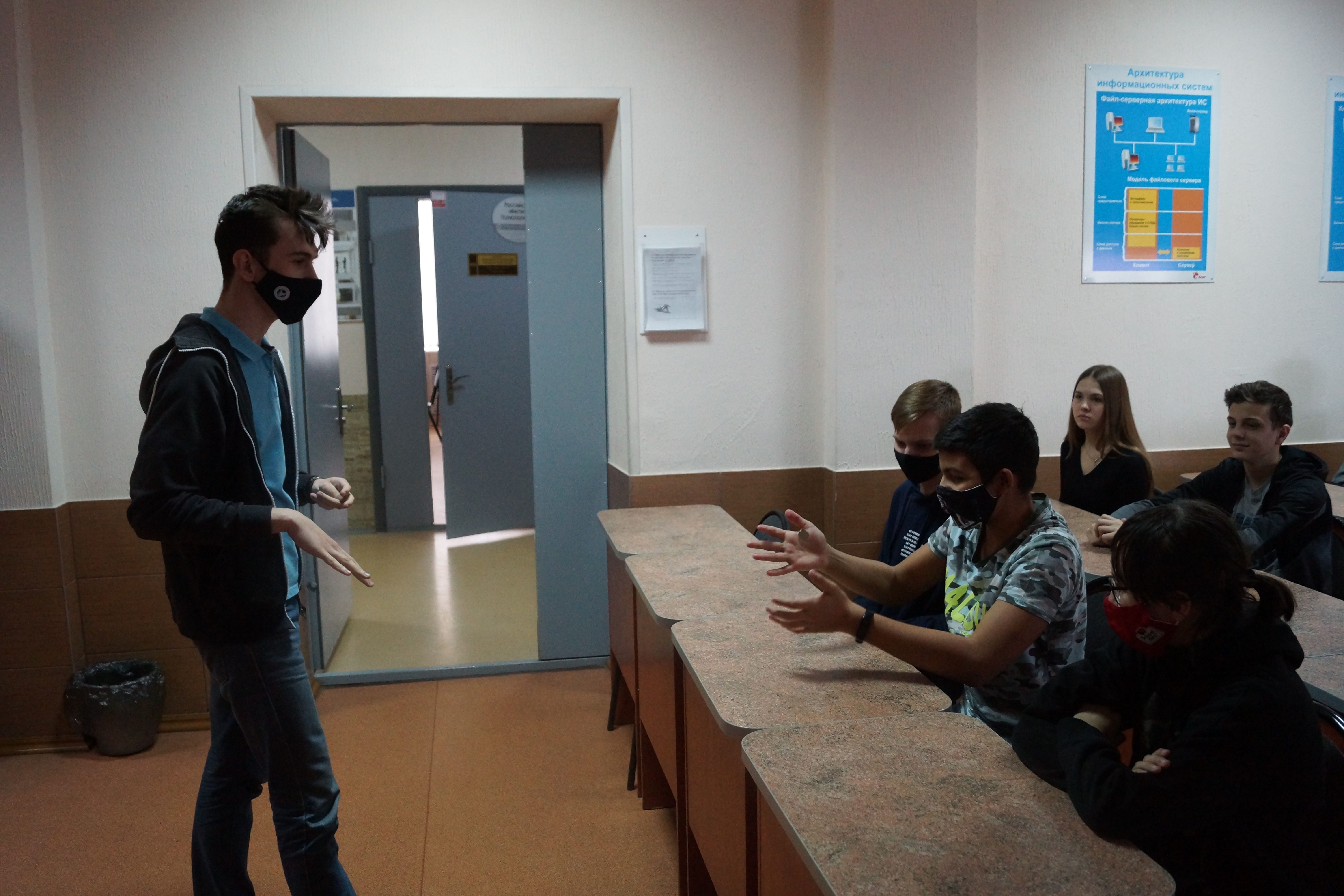 Школьники прошли матер-класс «Цифрового ветра»: «Полезная математика и немного интуиции» 