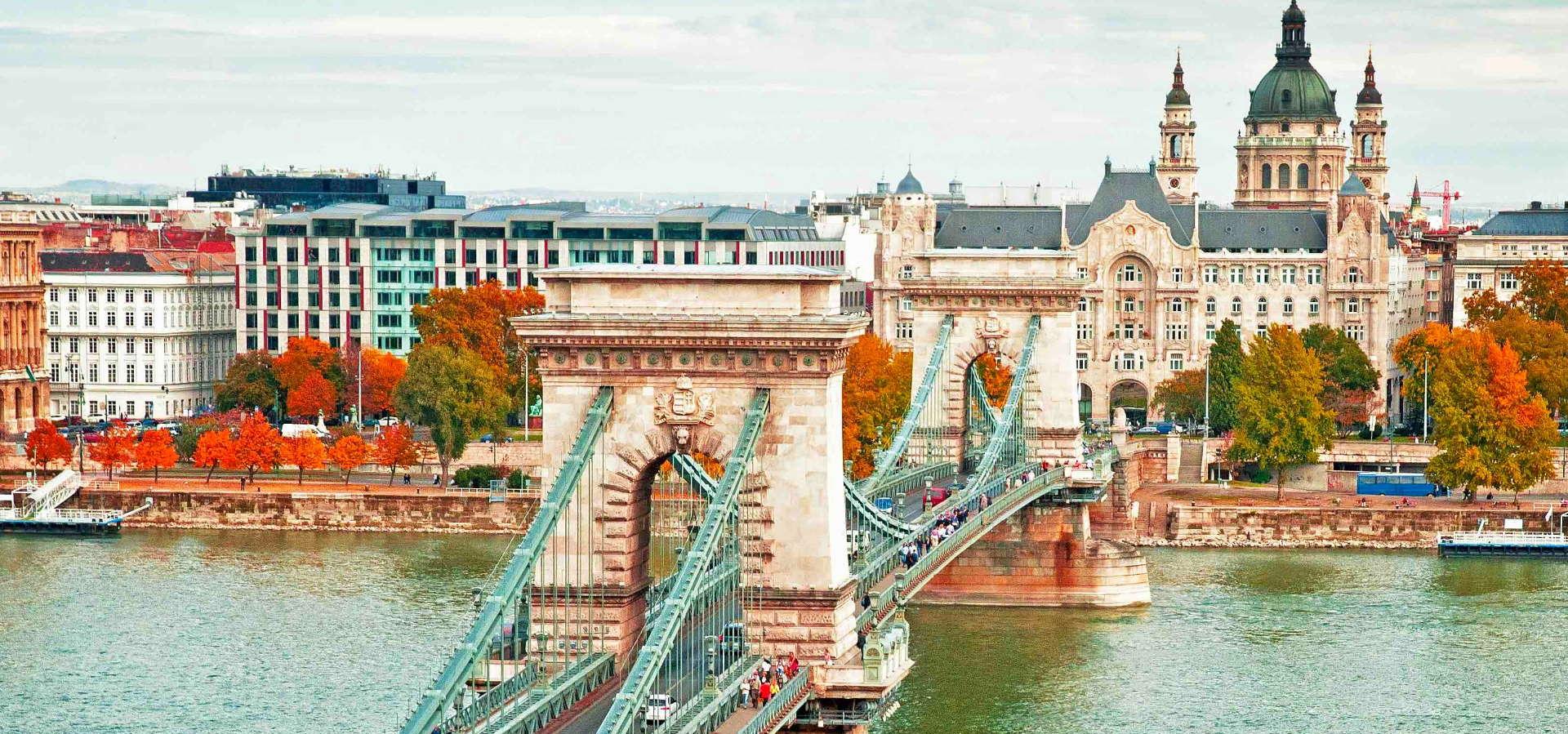 Профком приглашает на собрание по поездке «Прага-Вена-Будапешт»