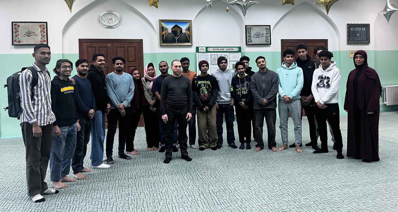 Слушатели курсов русского языка побывали на экскурсии по культурным объектам Саратова