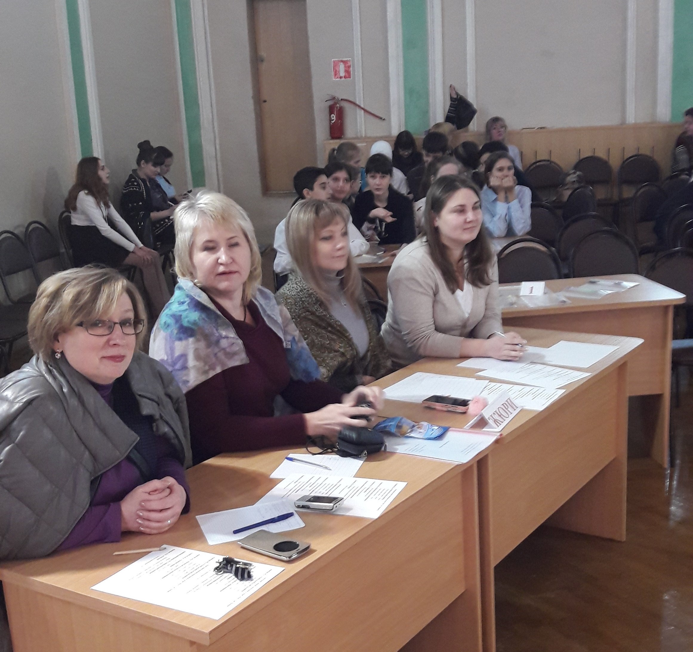 Доцент кафедры ХИМ - председатель жюри конкурса «Калейдоскоп естественных наук»