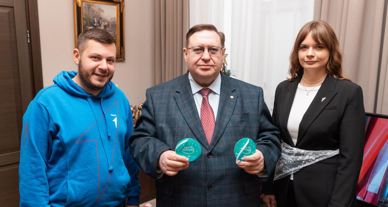 Сергей Наумов исполнит новогодние желания двух саратовских ребят 