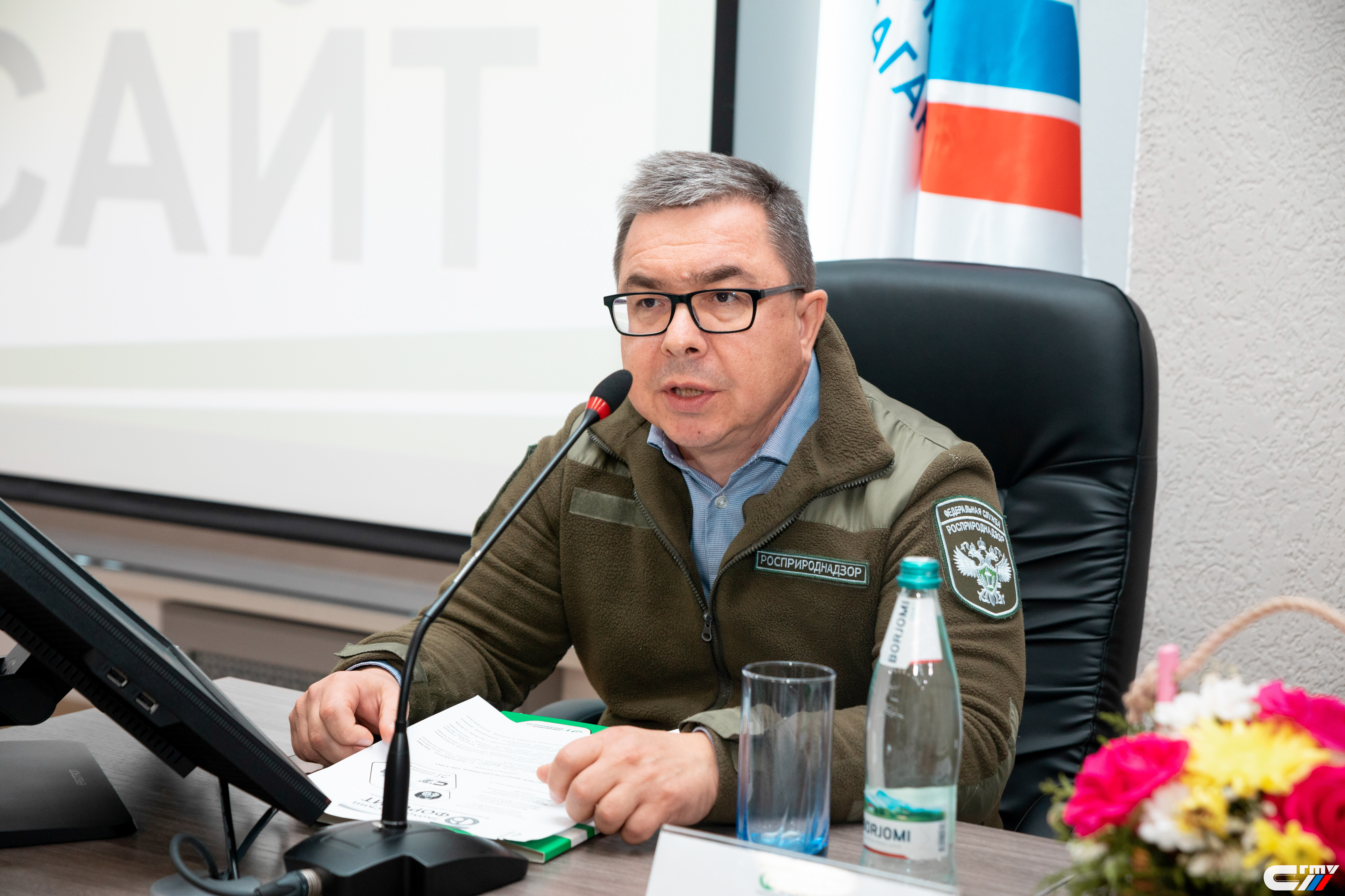 SGTU1430-2.jpg