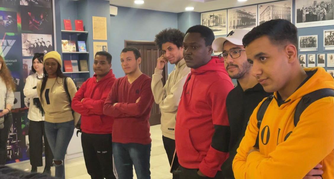 Слушатели курсов русского языка познакомились с историей университета