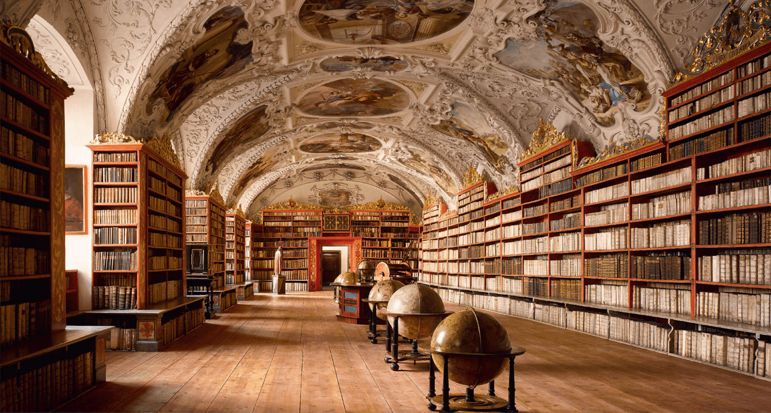 Библиотека. Книжные стеллажи в библиотеке. Полки для книг. Библиотека в английском стиле. Тринити колледж дублин.