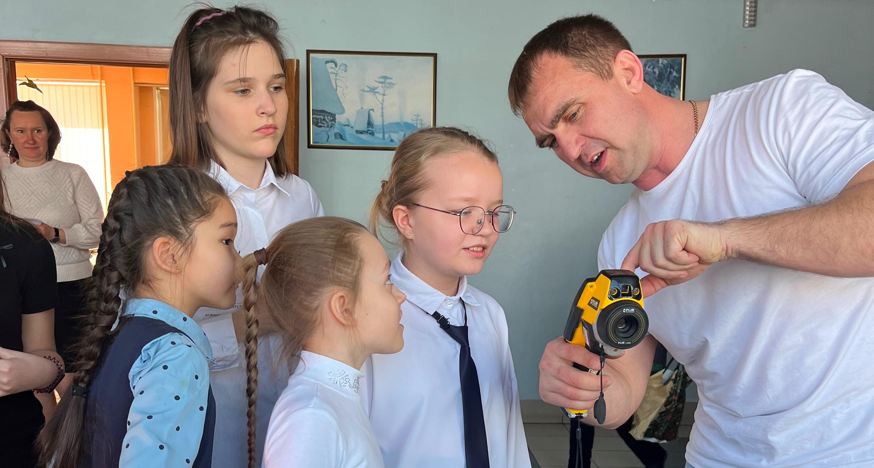 Институт УРБАС провел выездной мастер-класс для школьников 