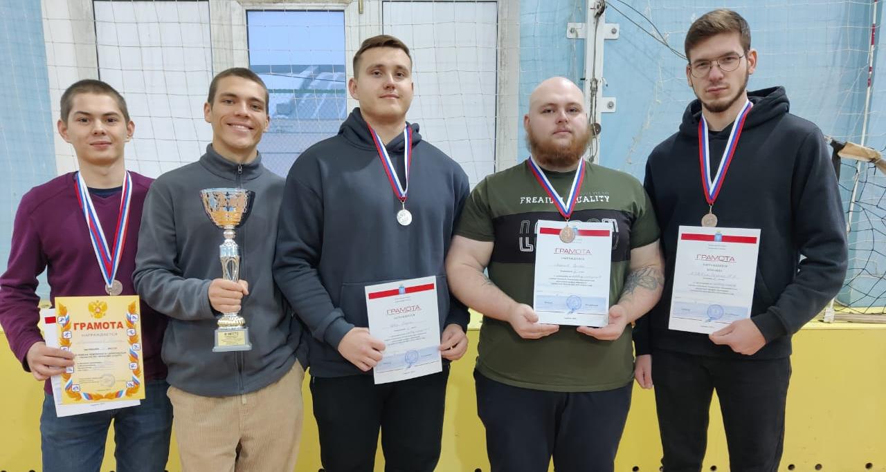 Команда Политеха – призер соревнований по гиревому спорту