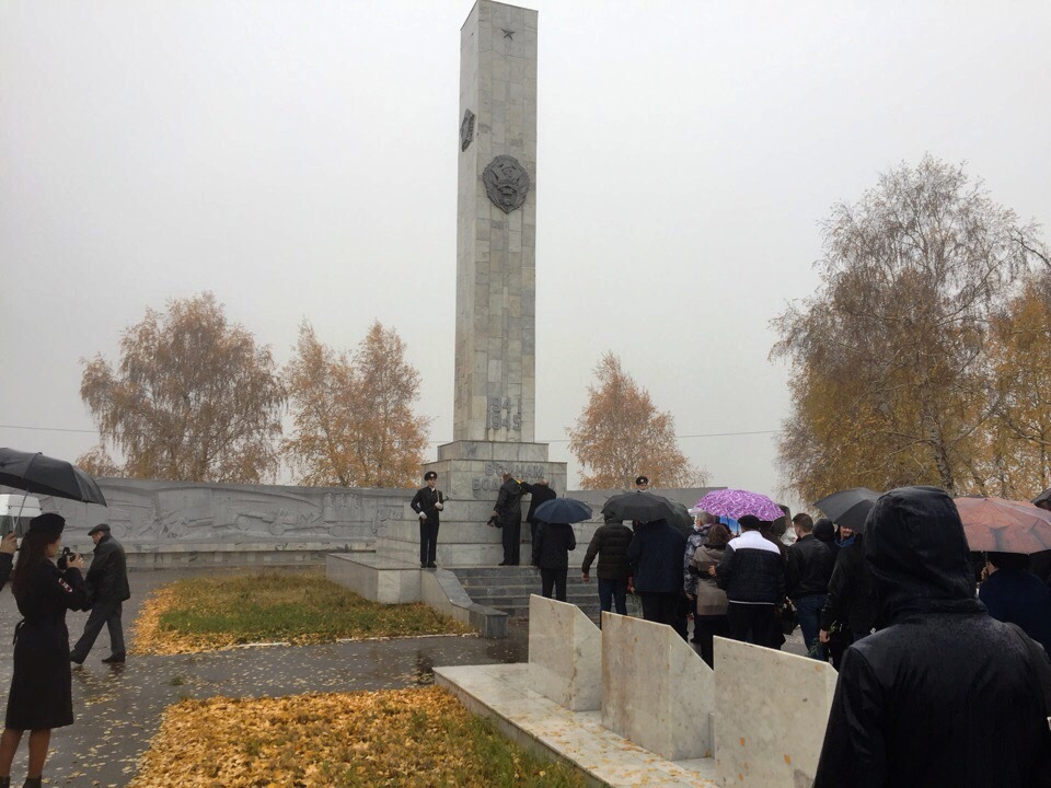 Студенты ИнЭТС почтили память военных автомобилистов
