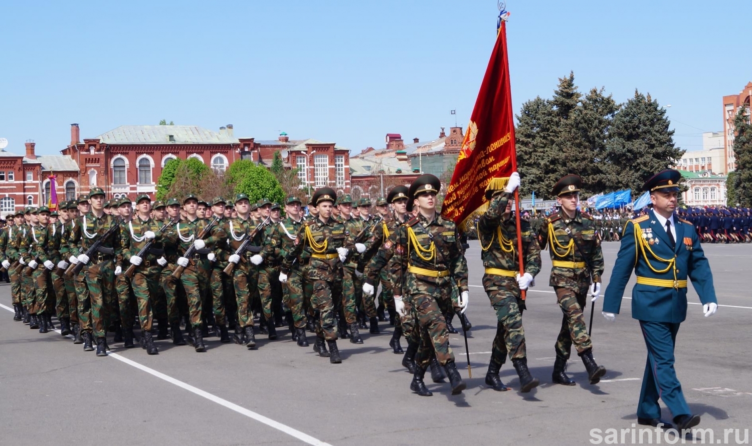 День Победы: студенты СГТУ  - участники военного парада и акции «Бессмертный полк»  
