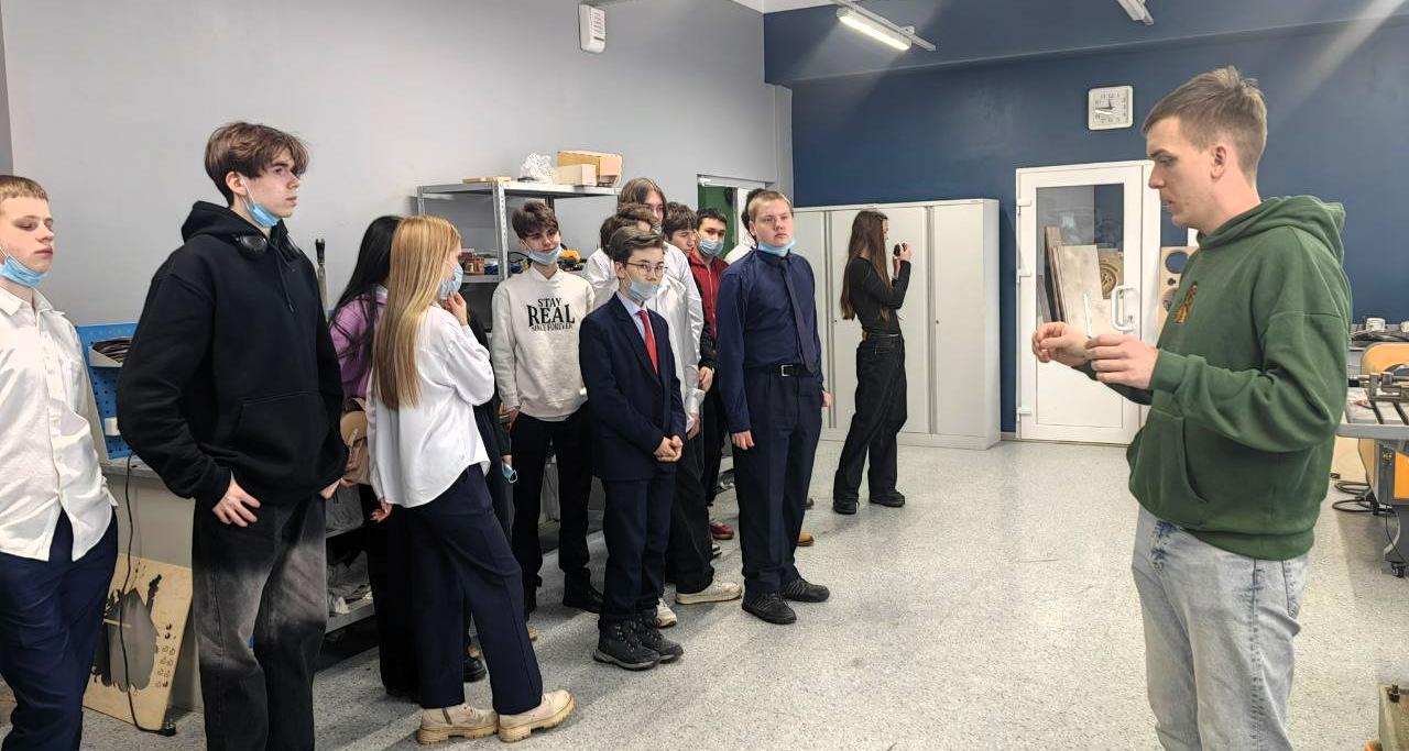 СГТУ организовал экскурсию на промышленное предприятие для учащихся «Гагаринского класса»