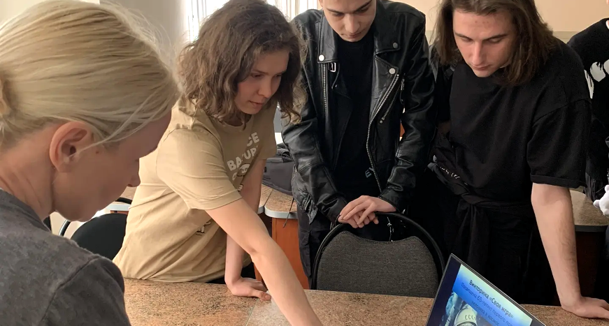 В ИнПИТ прошли студенческие проектные практикумы по разработке просветительских проектов для школьников